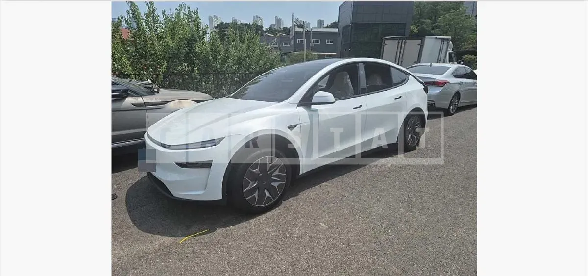 Photo 2 of 30: 2026 Tesla Model Y L — Korean insurance auction