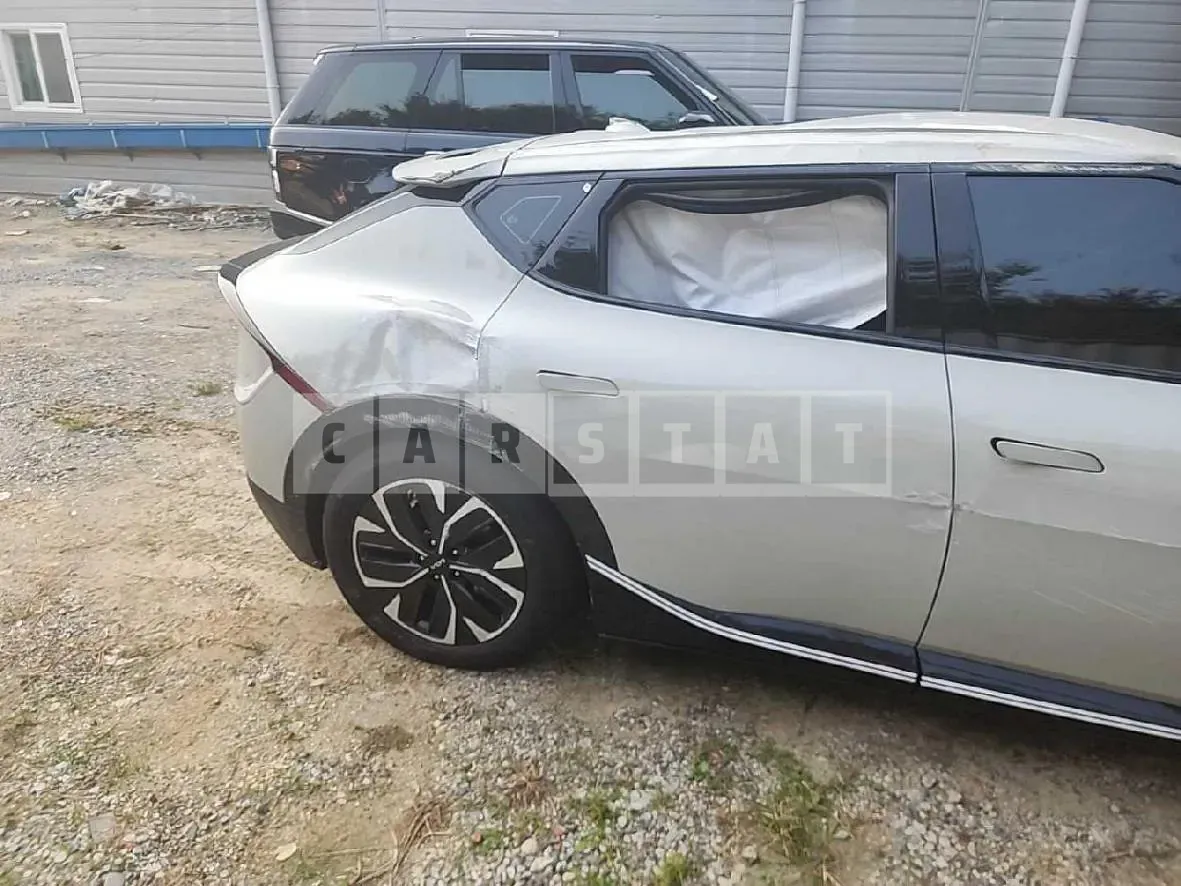Photo 2 of 9: 2023 Kia EV6 Long Range Earth, VIN KNAC381AFPA149868 — Korean insurance auction