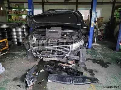 Photo 1 of 13: 2015 Kia Carnival 9 -Seater — Korean insurance auction