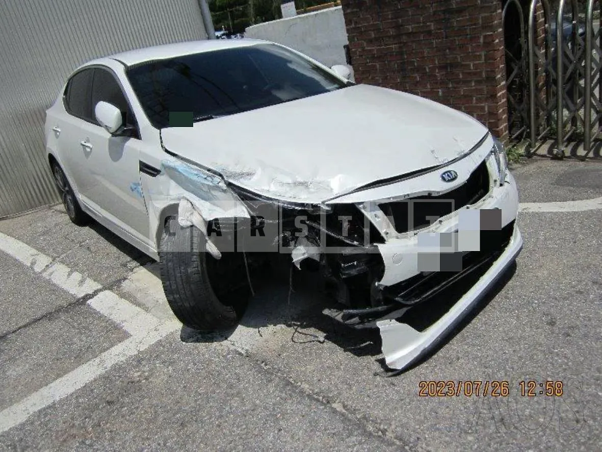 Photo 2 of 11: 2014 Kia K5 2.0 — Korean insurance auction