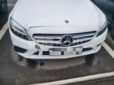 Photo 1 of 9: 2019 Mercedes-Benz C220 d, VIN WDDWF1EB2KR522836 — Korean insurance auction