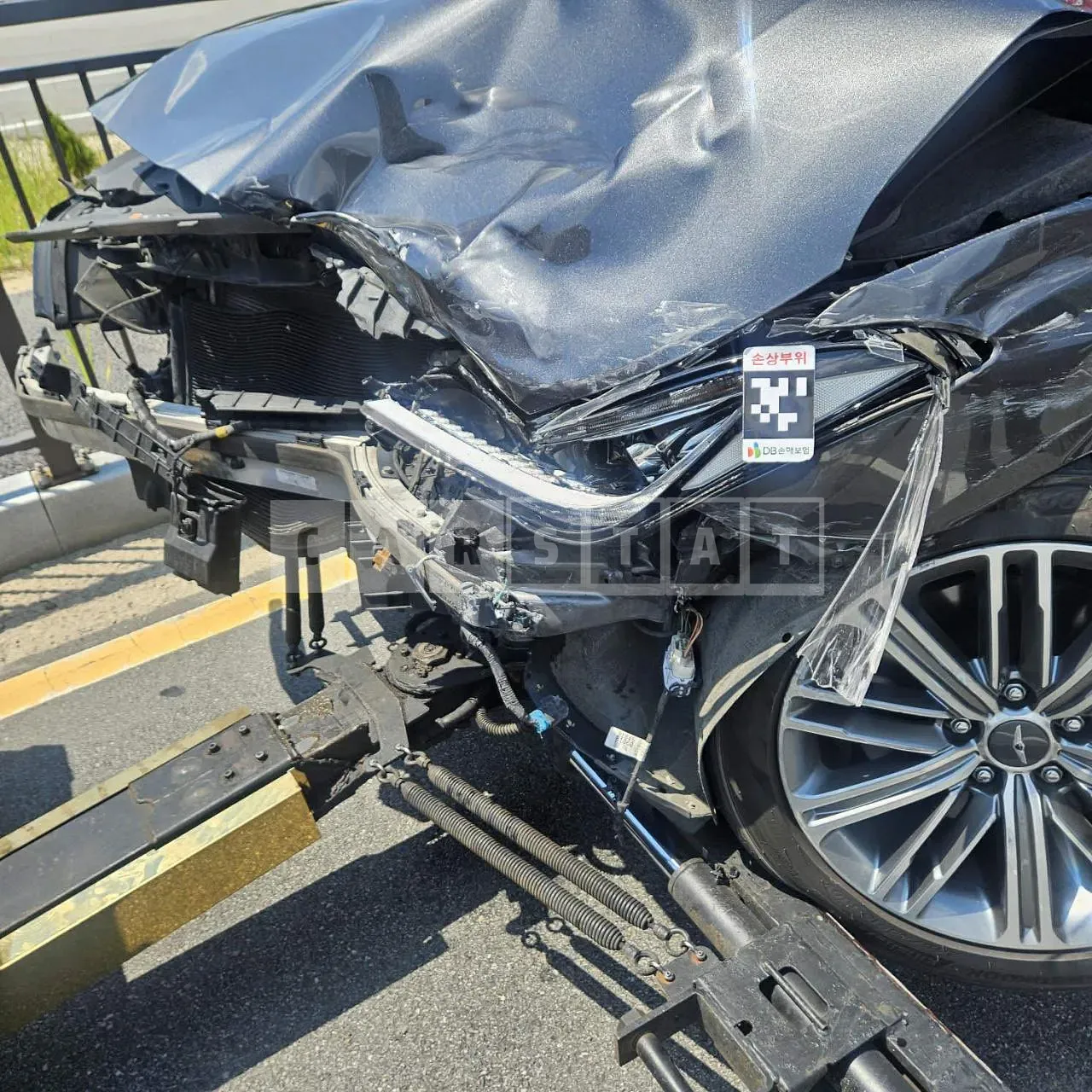 Photo 2 of 10: 2016 Hyundai Genesis G80, VIN KMHGL41DDHU196181 — Korean insurance auction