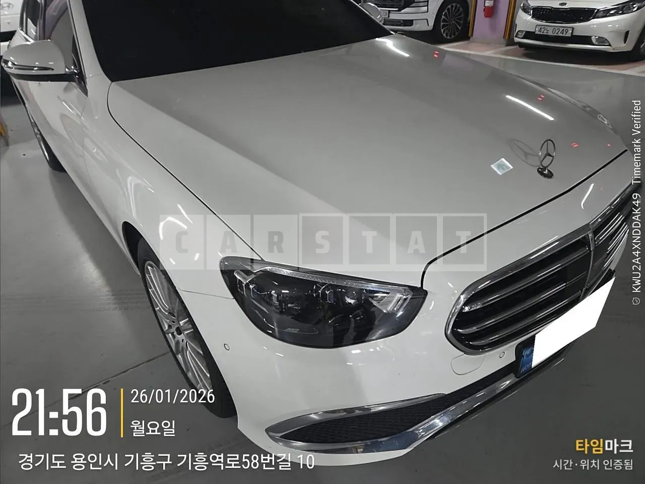 Photo 2 of 13: 2021 Mercedes-Benz E250, VIN W1KZF4FB4MA996415 — Korean insurance auction