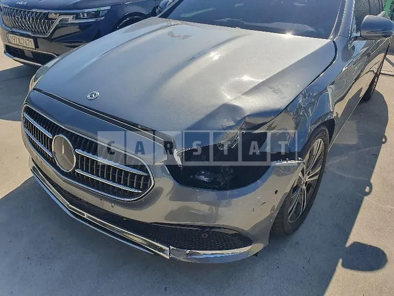 Photo 2 of 45: 2021 Mercedes-Benz E250, VIN W1KZF4FB1MA992595 — Korean insurance auction