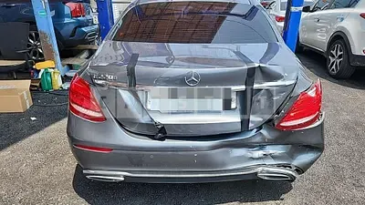 Photo 1 of 8: 2017 Mercedes-Benz E220 d, VIN WDDZF0EB0HA150766 — Korean insurance auction