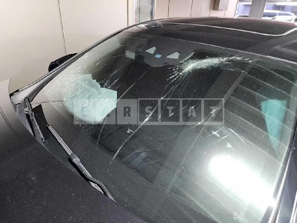 Photo 2 of 19: 2018 Mercedes-Benz E220 d, VIN WDDZF0EB3JA414908 — Korean insurance auction