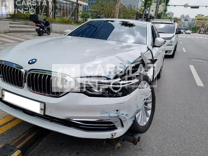 Photo 2 of 14: 2020 BMW 530i, VIN WBAJR9103LCE58163 — Korean insurance auction
