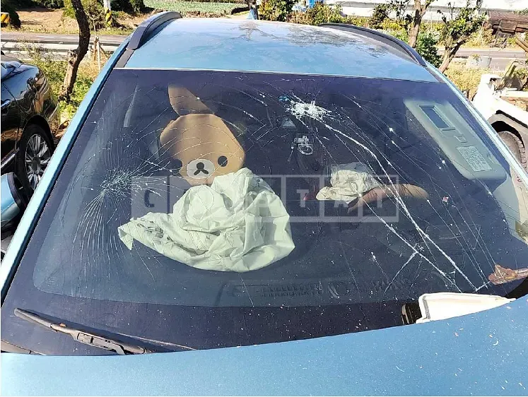 Photo 2 of 10: 2019 Hyundai Kona Electric, VIN KMHK381GFKU004902 — Korean insurance auction