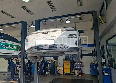 Photo 1 of 21: 2019 Hyundai Kona Electric, VIN KMHK381GFKU012131 — Korean insurance auction