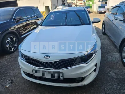 Photo 1 of 12: 2016 Kia K5 — Korean insurance auction