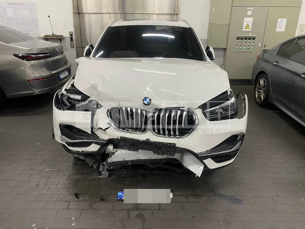 Photo 2 of 67: 2021 BMW X1 xDrive20i — Korean insurance auction