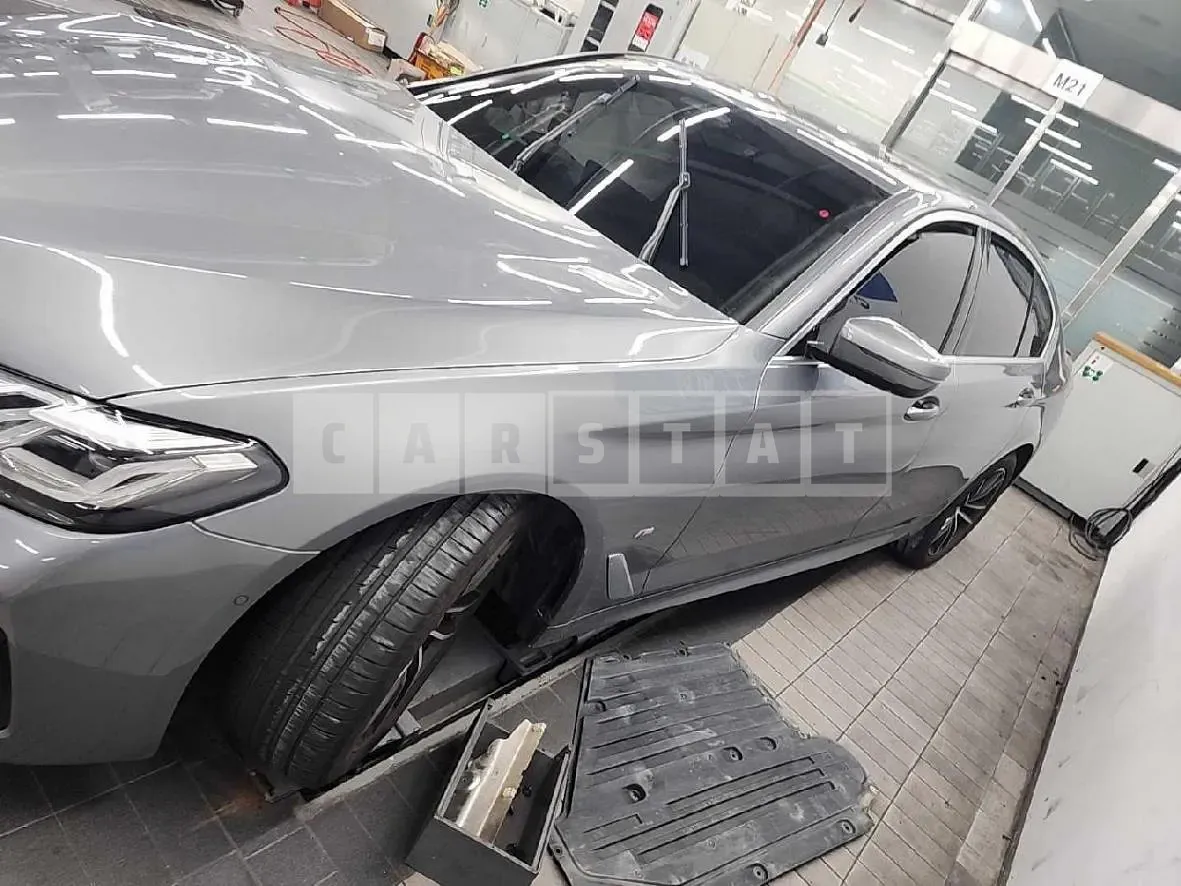 Photo 2 of 49: 2023 BMW 523d — Korean insurance auction