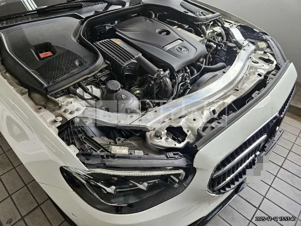 Photo 2 of 22: 2022 Mercedes-Benz E250 — Korean insurance auction