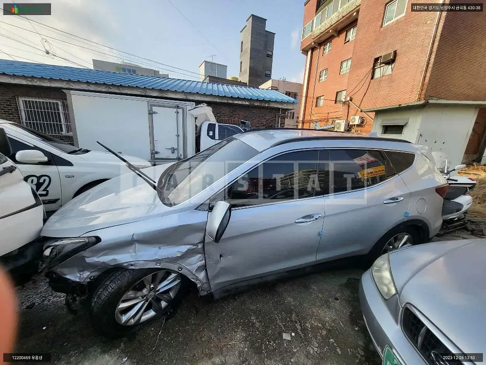 Photo 2 of 21: 2018 Hyundai Santa Fe, VIN KMHSW81UBJU862027 — Korean insurance auction