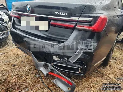 Photo 1 of 10: 2022 BMW 740i — Korean insurance auction