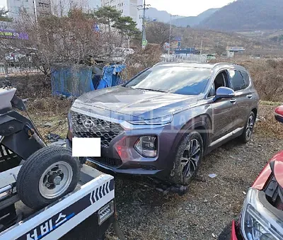 Photo 1 of 9: 2019 Hyundai Santa Fe, VIN KMHS381CBKU162381 — Korean insurance auction