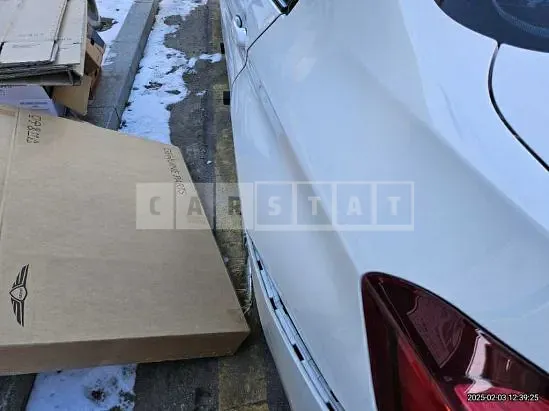 Photo 2 of 16: 2018 BMW 330i — Korean insurance auction