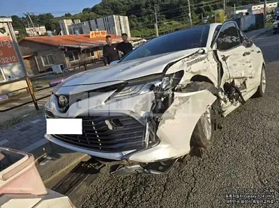 Photo 1 of 2: 2018 Toyota Camry — Korean insurance auction