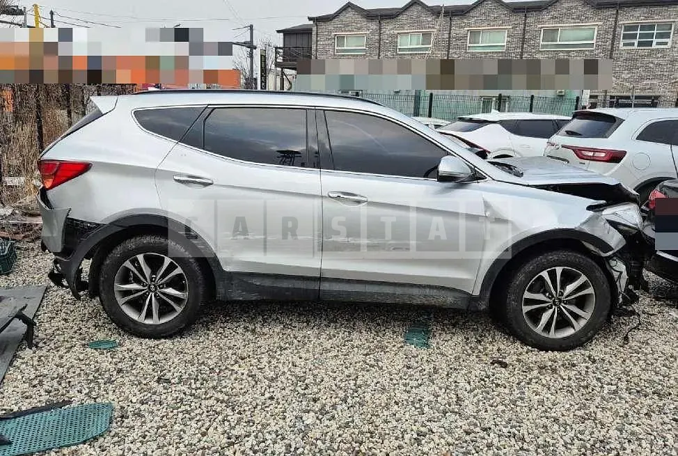 Photo 2 of 18: 2014 Hyundai Santa Fe DM — Korean insurance auction