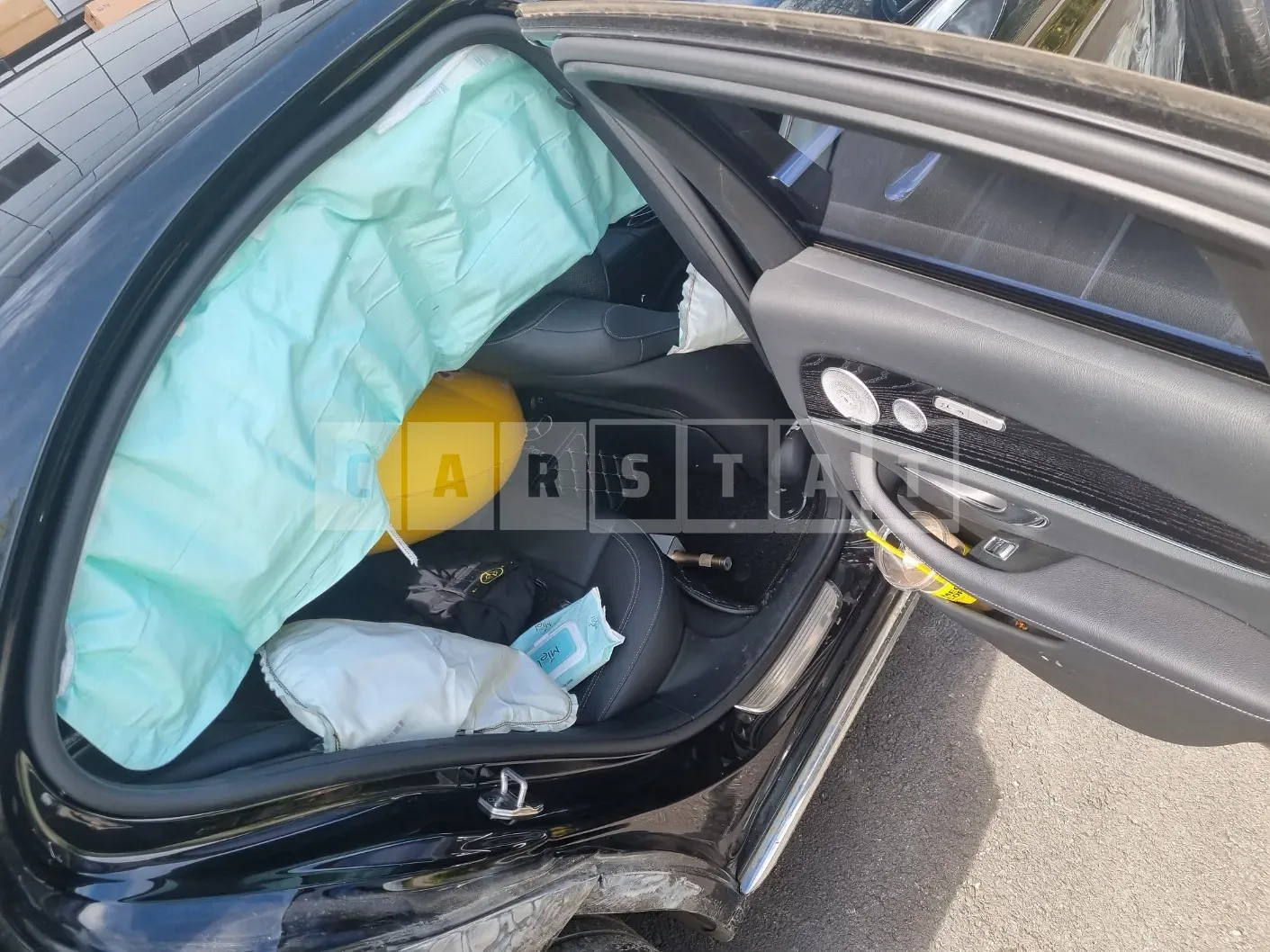 Photo 2 of 13: 2019 Mercedes-Benz E300 4Matic, VIN WDDZF4KB1KA670090 — Korean insurance auction