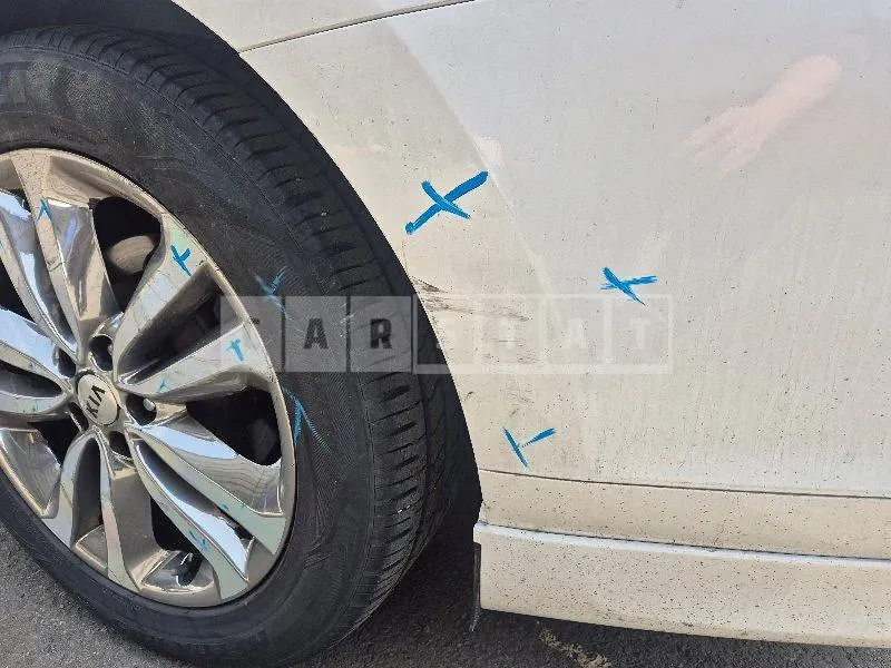 Photo 3 of 3: 2019 Kia (parts) Carnival High Limousine Wheel — Korean insurance auction