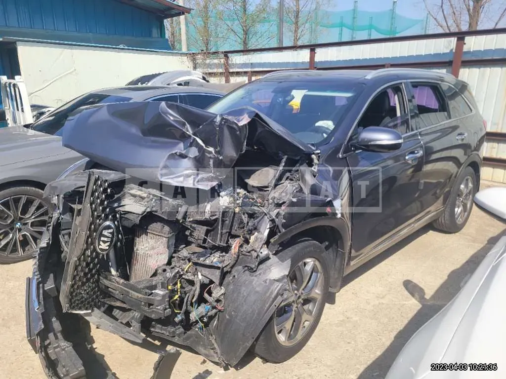 Photo 2 of 15: 2016 Kia Sorento, VIN KNAPS81ABGA129424 — Korean insurance auction