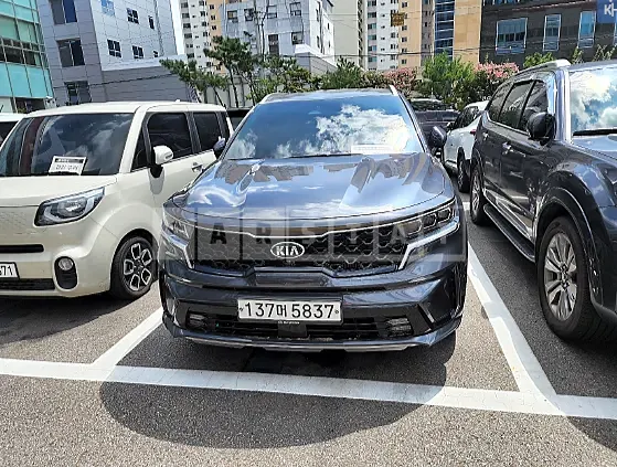 Photo 2 of 34: 2020 Kia Sorento, VIN KNARF81BGMA017089 — Korean insurance auction