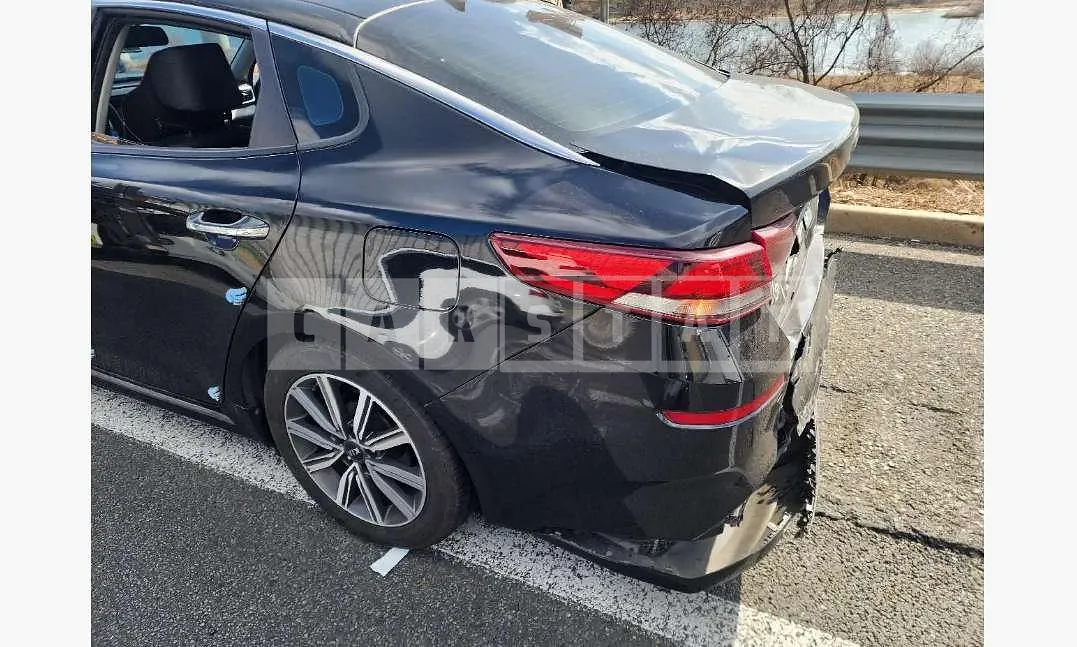 Photo 2 of 13: 2018 Kia K5 LPG — Korean insurance auction