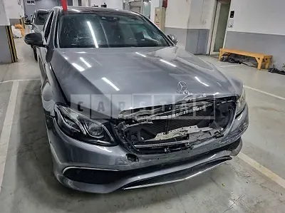 Photo 1 of 13: 2017 Mercedes-Benz E 300 4Matic, VIN WDDZF4KB2HA163563 — Korean insurance auction