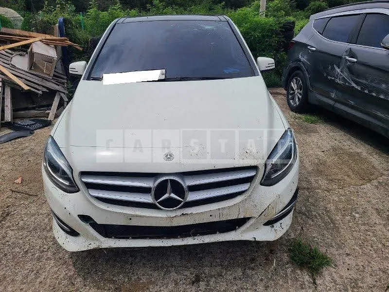Photo 2 of 10: 2017 Mercedes-Benz B200 d, VIN WDDMH0JB6JN216343 — Korean insurance auction