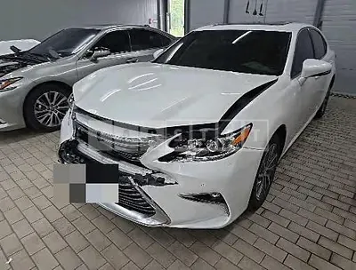 Photo 1 of 11: 2017 Lexus ES300h — Korean insurance auction