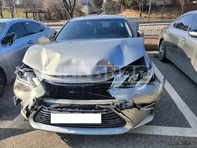Photo 1 of 12: 2018 Lexus ES300h, VIN JTHBW1GG9J2180129 — Korean insurance auction