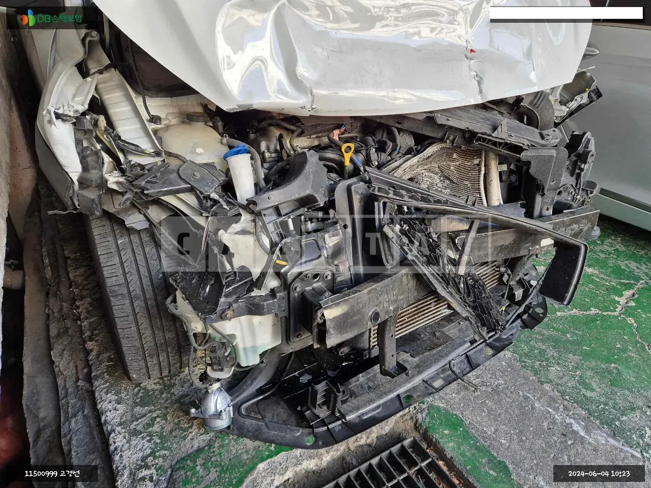 Photo 2 of 19: 2019 Hyundai Kona, VIN KMHK4815HKU300895 — Korean insurance auction