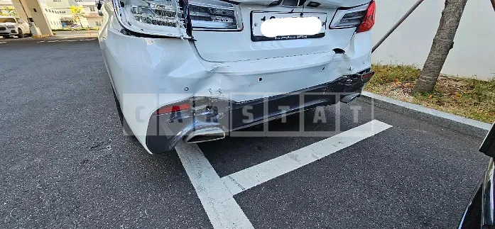 Photo 2 of 34: 2018 BMW 530i xDrive, VIN WBAJD9101JG971641 — Korean insurance auction