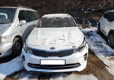 Photo 1 of 19: 2017 Kia K5, VIN KNAGT416BHA128669 — Korean insurance auction