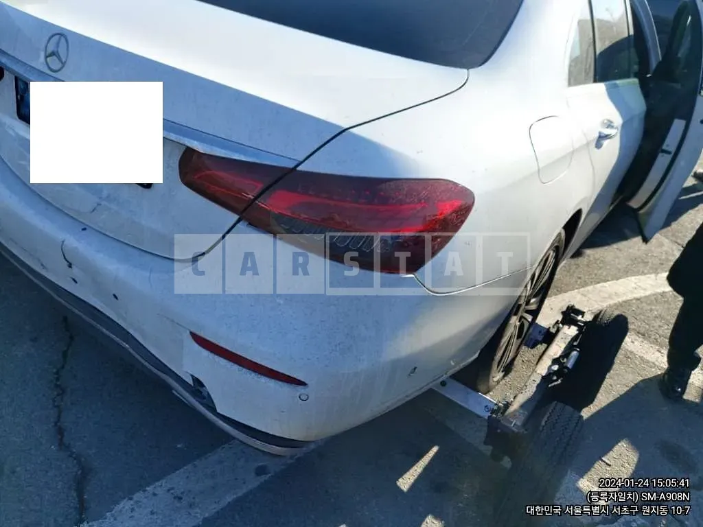 Photo 2 of 9: 2021 Mercedes-Benz E250, VIN W1KZF4FB6MA900266 — Korean insurance auction