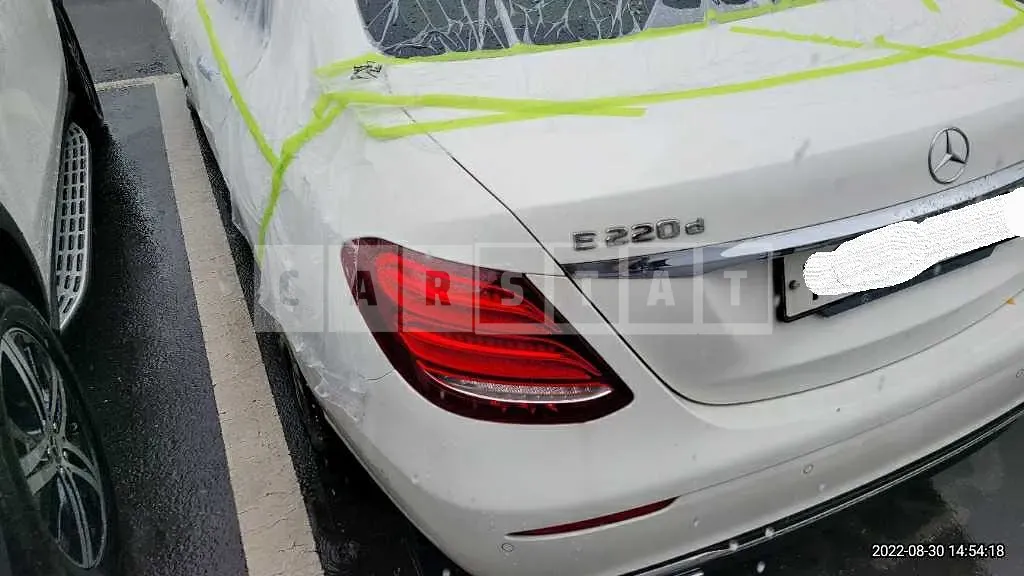 Photo 2 of 16: 2019 Mercedes-Benz E220d, VIN WDDZF0EB7KA691997 — Korean insurance auction
