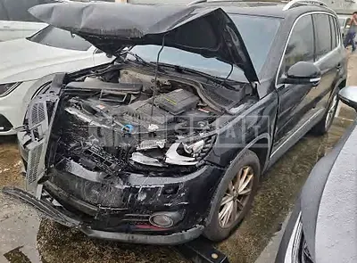 Photo 1 of 10: 2016 Volkswagen Tiguan 2.0 TDI BMT, VIN WVGZZZ5NZGW514792 — Korean insurance auction