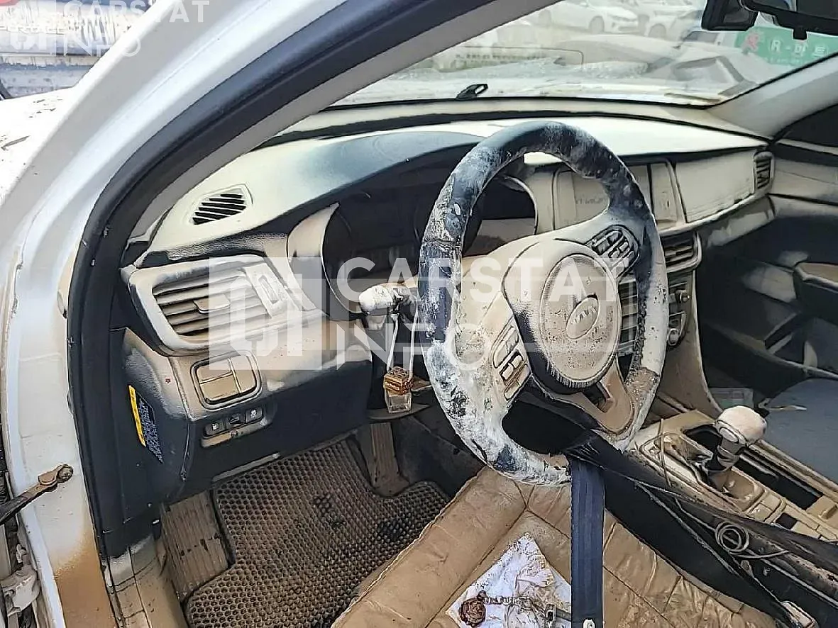 Photo 2 of 4: 2015 Kia Salm K5 2.0 (LPI) — Korean insurance auction