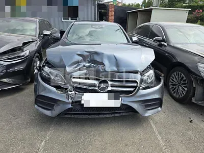 Photo 1 of 44: 2020 Mercedes-Benz E 300 4Matic — Korean insurance auction