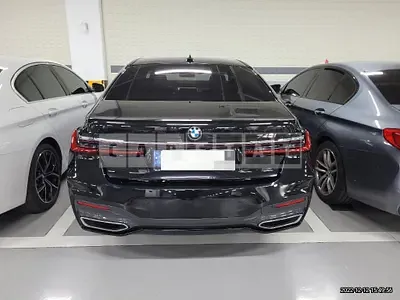 Photo 1 of 25: 2021 BMW 740i — Korean insurance auction