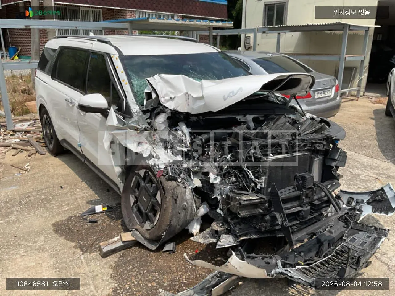 Photo 2 of 13: 2025 Kia Carnival Hybrid, VIN KNANE81ABTS119823 — Korean insurance auction