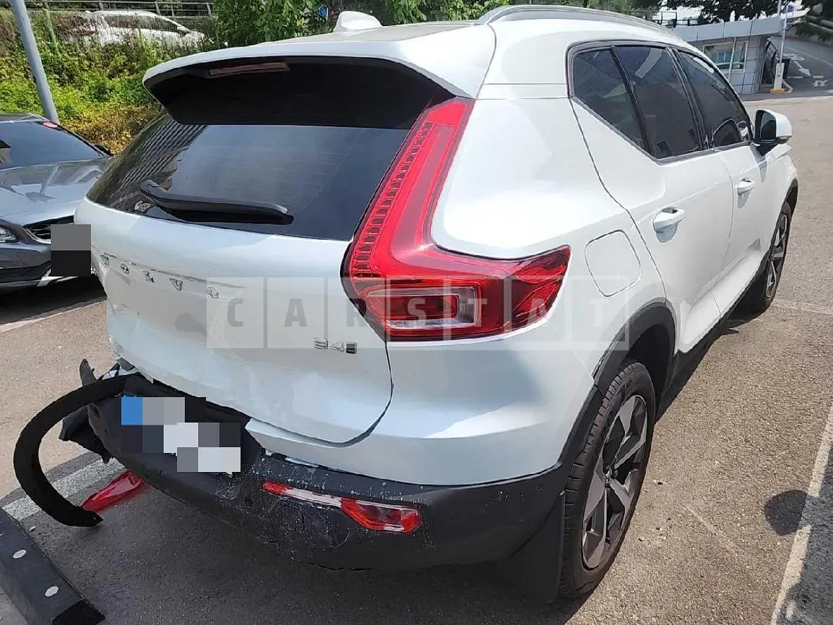 Photo 2 of 9: 2023 Volvo XC40B4 AWD, VIN YV1XZK921P2030203 — Korean insurance auction