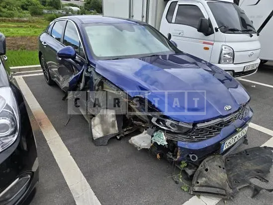 Photo 2 of 14: 2021 Kia K5 — Korean insurance auction