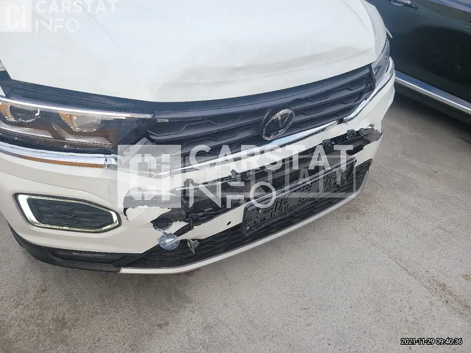 Photo 2 of 40: 2021 Volkswagen T-Roc 2.0 TDI, VIN WVGZZZA1ZMV028331 — Korean insurance auction