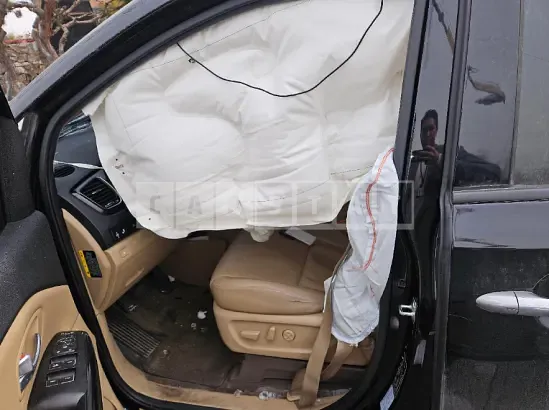 Photo 2 of 13: 2018 Kia Carnival High Limousine, VIN KNAMC81ABJS425270 — Korean insurance auction