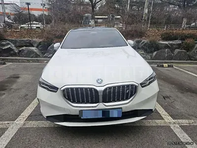 Photo 1 of 40: 2025 BMW i5 eDrive40 — Korean insurance auction