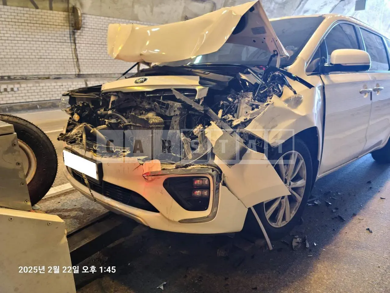 Photo 2 of 9: 2019 Kia Carnival Limousine, VIN KNAMB81ABKS607700 — Korean insurance auction