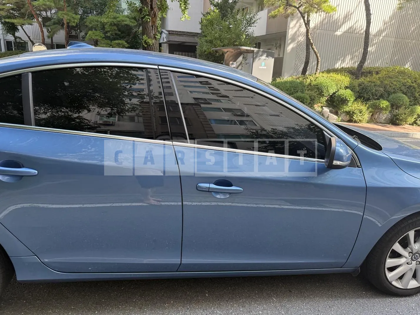 Photo 2 of 3: 2015 Volvo S60 D2, VIN YV1FS84BBF2362200 — Korean insurance auction