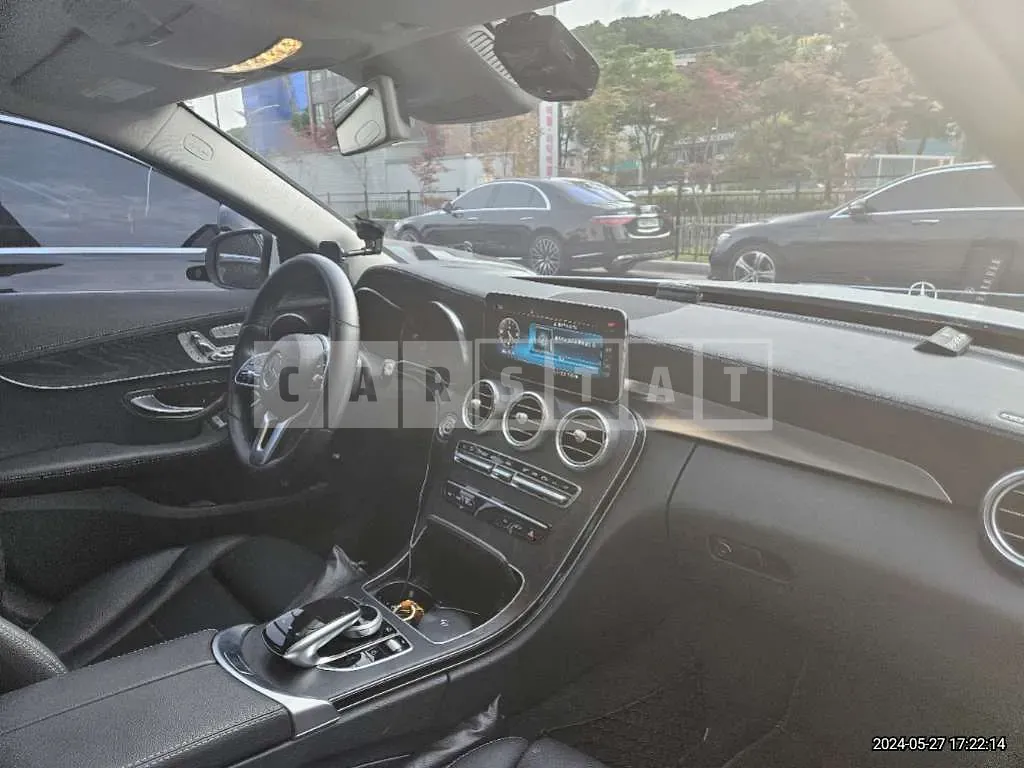 Photo 2 of 38: 2019 Mercedes-Benz C220d 4Matic — Korean insurance auction